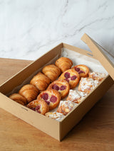 Assorted Mini Sweet Pastries Party Platter (15 pieces)