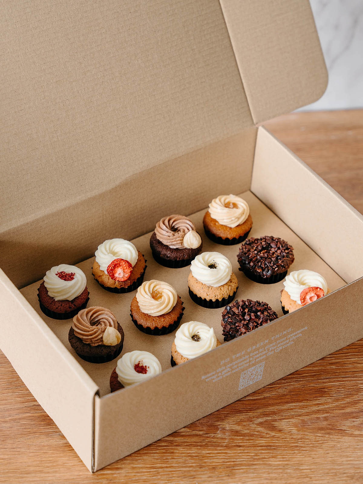 Box of 12 Mini Cupcakes – Plain Vanilla Online