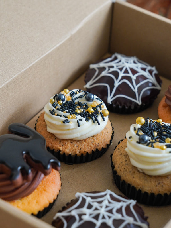 Box of 6 Cupcakes - Halloween Decor