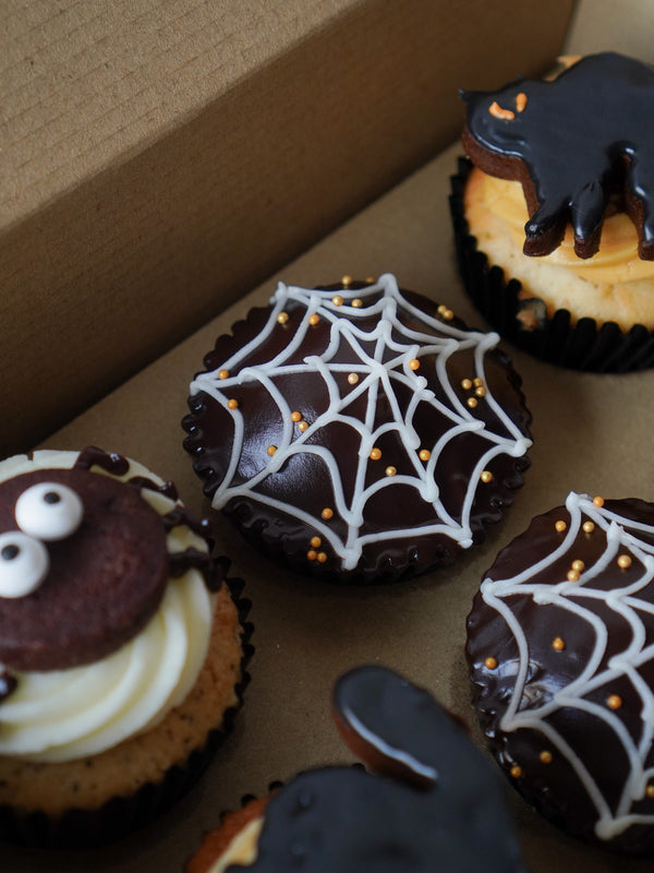 Box of 6 Cupcakes - Halloween Decor